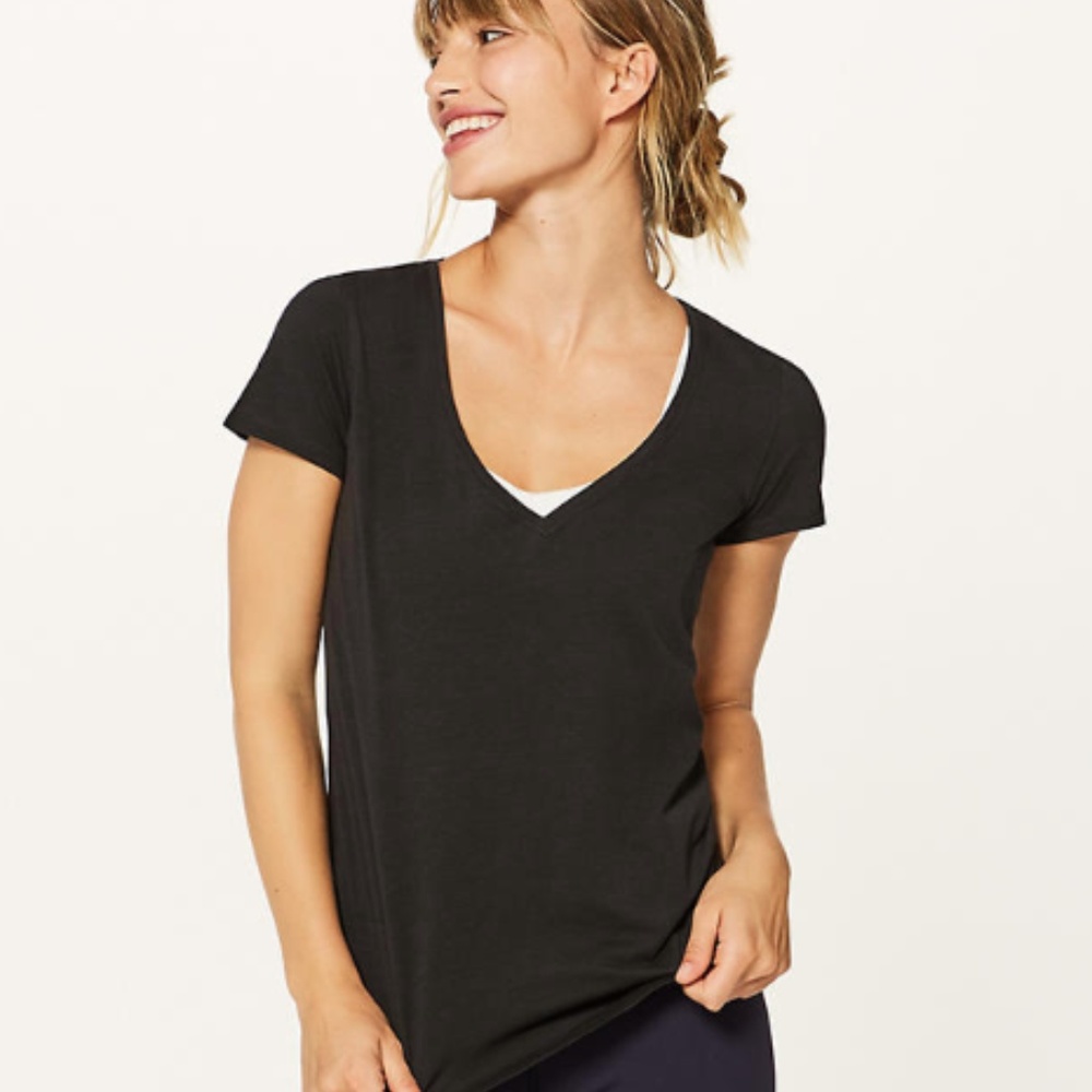lululemon love tee v neck black size 4